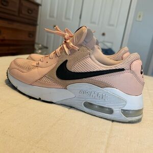 Nike Women's Air Max Peach and Black Sneakers